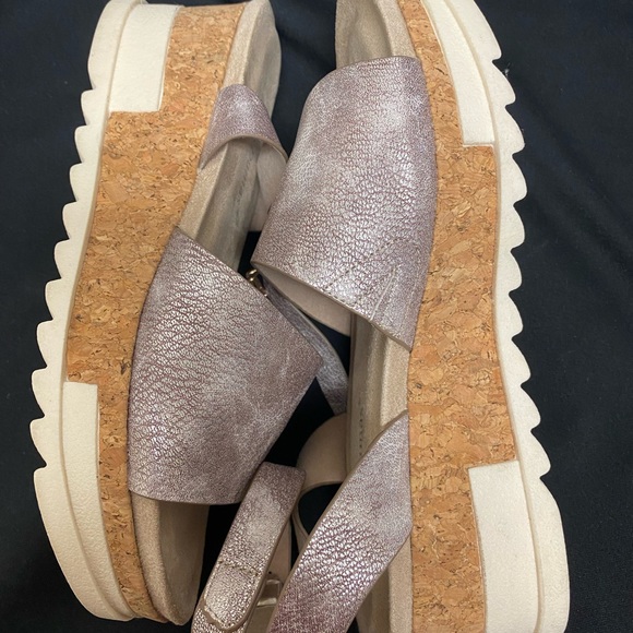 Pierre Dumas Sandals - Picture 3 of 4